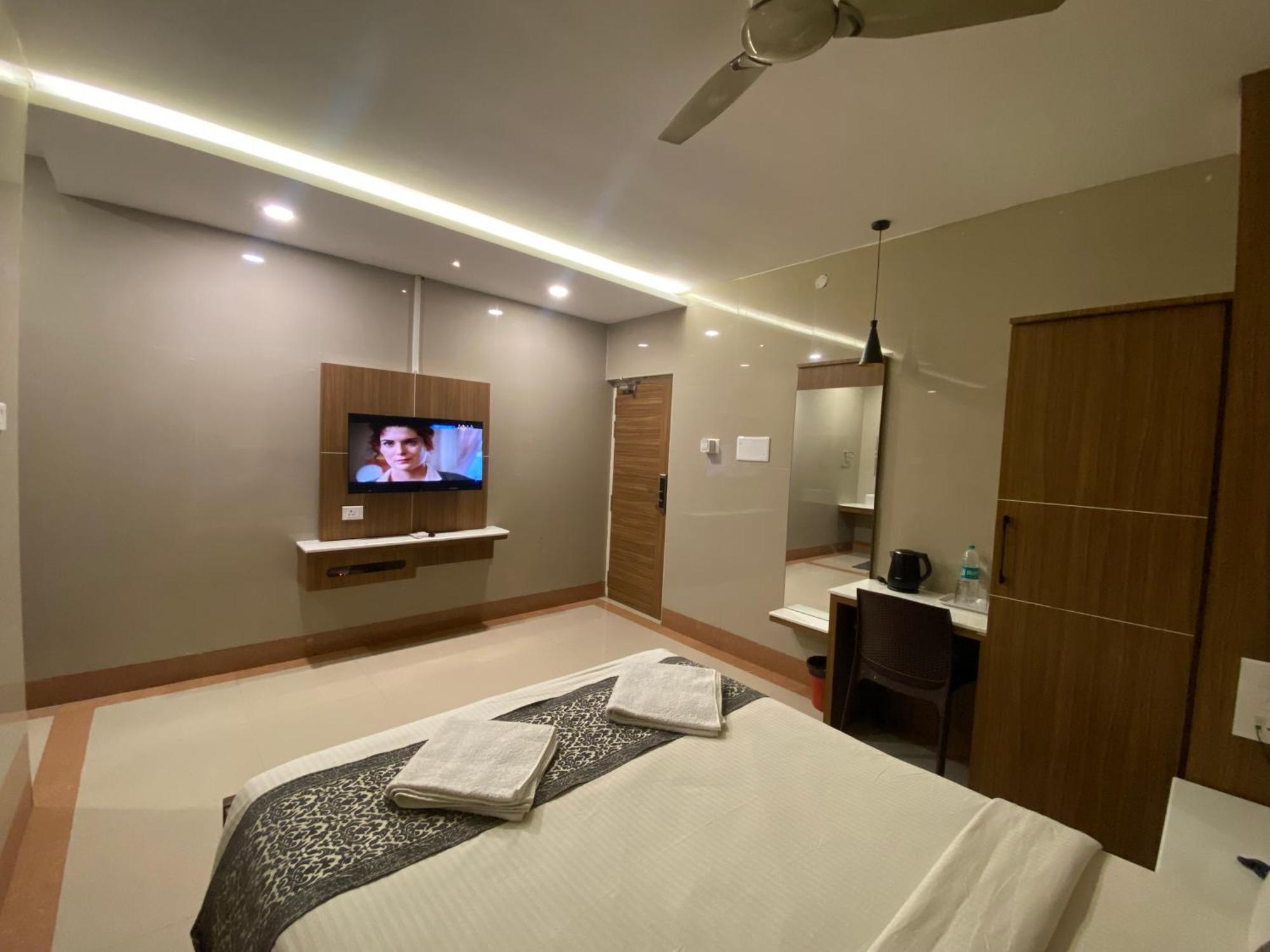 Hotel Sivas Regency Theni Exterior foto